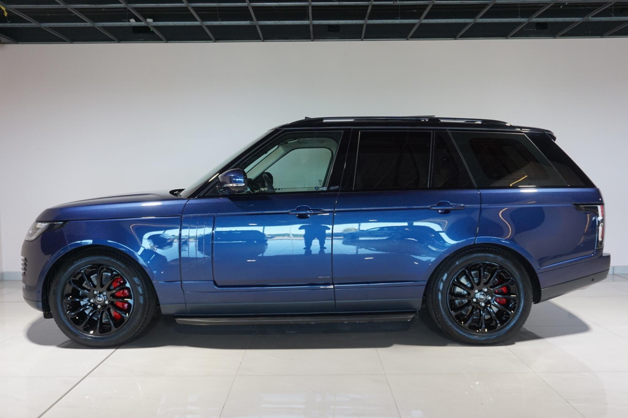 Land Rover Range Rover 2.0 P400e 12.4kWh GPF Vogue SUV 5dr Petrol Plug-in Hybrid Auto 4WD Euro 6 (s/s) (404 ps)